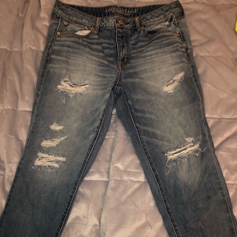 American eagle ripped jeans
